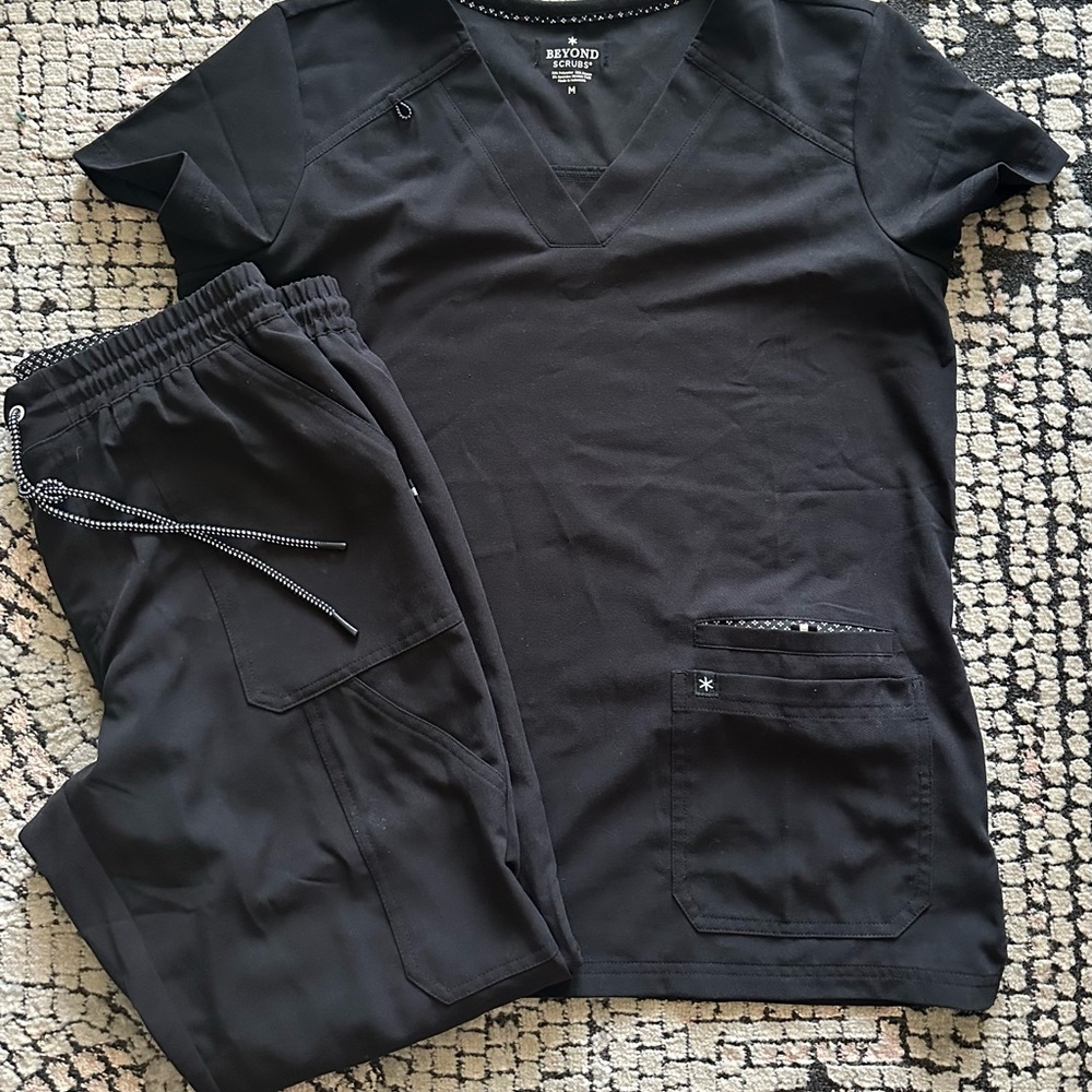 Beyond Scrubs Black Scrub Set